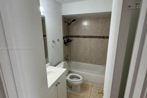 Townhouse in West Palm Beach, Florida 3 bedrooms, 124.86 sq.m. № 2047648 - photo 11