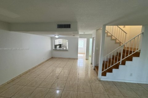 Townhouse in West Palm Beach, Florida 3 bedrooms, 124.86 sq.m. № 2047648