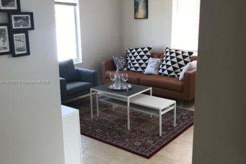 Immobilier commercial à vendre à Miami, Floride: 1191.47 m2 № 2091253 - photo 30