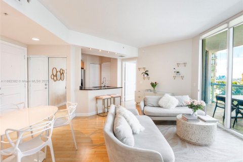 Condo in Miami, Florida, 2 bedrooms  № 1928534 - photo 4