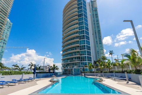 Condo in Miami, Florida, 2 bedrooms  № 1928534 - photo 13