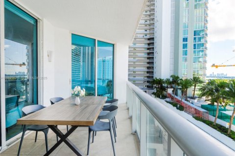 Condo in Miami, Florida, 2 bedrooms  № 1928534 - photo 11