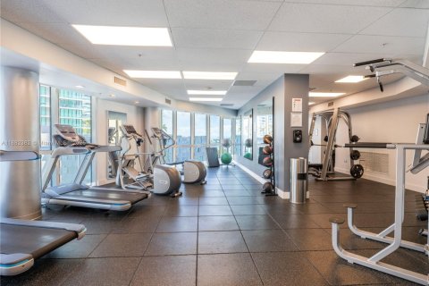 Condo in Miami, Florida, 2 bedrooms  № 1928534 - photo 17