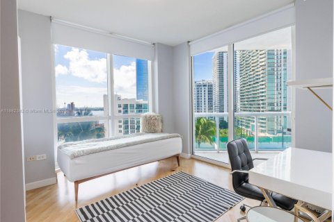 Condo in Miami, Florida, 2 bedrooms  № 1928534 - photo 6