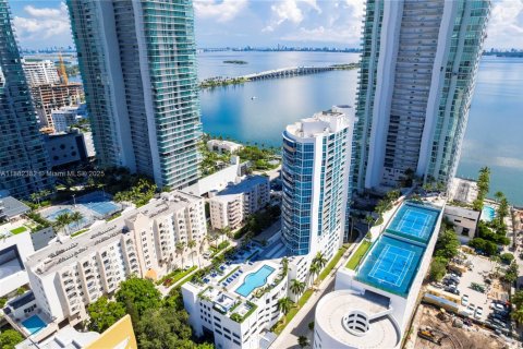 Condo in Miami, Florida, 2 bedrooms  № 1928534 - photo 14