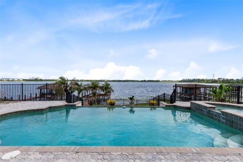 House in Orlando, Florida 4 bedrooms, 225.75 sq.m. № 2095156 - photo 4