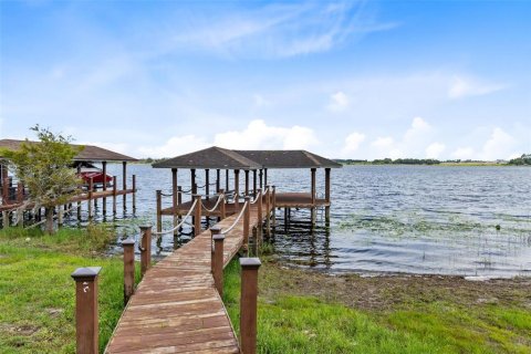House in Orlando, Florida 4 bedrooms, 225.75 sq.m. № 2095156 - photo 5