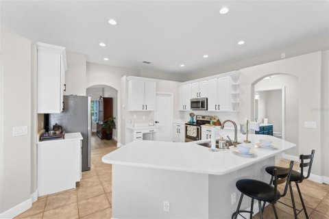 House in Orlando, Florida 4 bedrooms, 225.75 sq.m. № 2095156 - photo 11