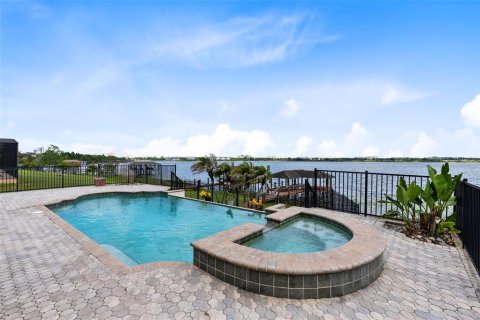 House in Orlando, Florida 4 bedrooms, 225.75 sq.m. № 2095156 - photo 29