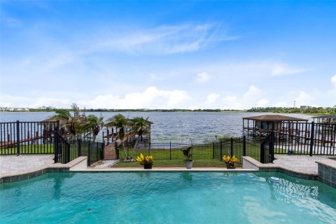 House in Orlando, Florida 4 bedrooms, 225.75 sq.m. № 2095156 - photo 26