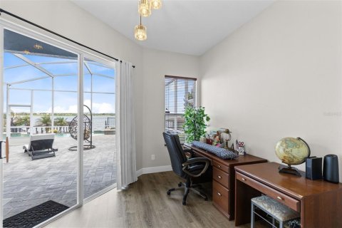 House in Orlando, Florida 4 bedrooms, 225.75 sq.m. № 2095156 - photo 15