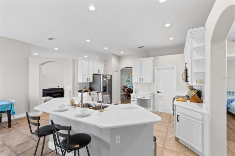 House in Orlando, Florida 4 bedrooms, 225.75 sq.m. № 2095156 - photo 10