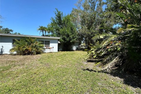 House in Saint Petersburg, Florida 3 bedrooms, 149.76 sq.m. № 1630817 - photo 14
