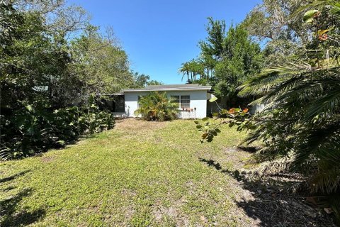 House in Saint Petersburg, Florida 3 bedrooms, 149.76 sq.m. № 1630817 - photo 15