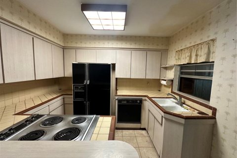 House in Saint Petersburg, Florida 3 bedrooms, 149.76 sq.m. № 1630817 - photo 21