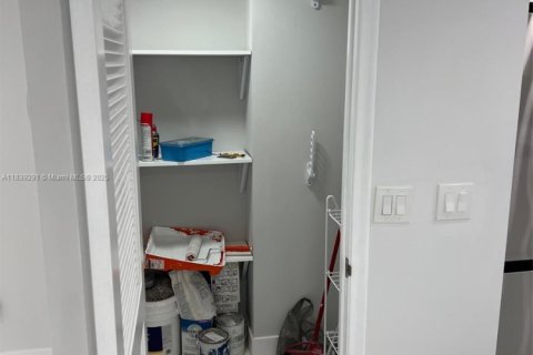 Condo in Bal Harbour, Florida, 2 bedrooms  № 1850813 - photo 23
