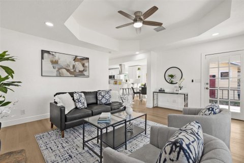 Casa en venta en Saint Petersburg, Florida, 3 dormitorios, 130.81 m2 № 1898557 - foto 8