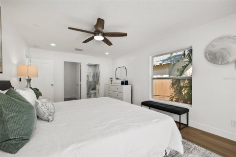 Casa en venta en Saint Petersburg, Florida, 3 dormitorios, 130.81 m2 № 1898557 - foto 18