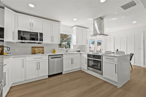 Casa en venta en Saint Petersburg, Florida, 3 dormitorios, 130.81 m2 № 1898557 - foto 14