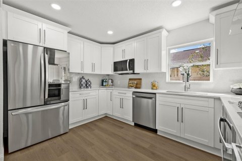 Casa en venta en Saint Petersburg, Florida, 3 dormitorios, 130.81 m2 № 1898557 - foto 12