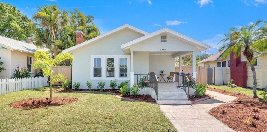 Villa ou maison à Saint Petersburg, Floride 3 chambres, 130.81 m2 № 1898557