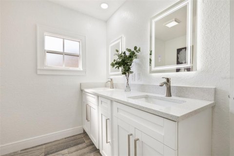 Casa en venta en Saint Petersburg, Florida, 3 dormitorios, 130.81 m2 № 1898557 - foto 24