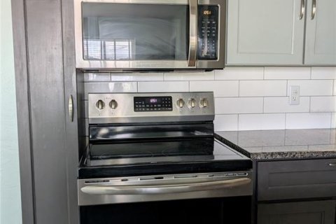 Villa ou maison à vendre à Port Charlotte, Floride: 2 chambres, 89.93 m2 № 2219514 - photo 22
