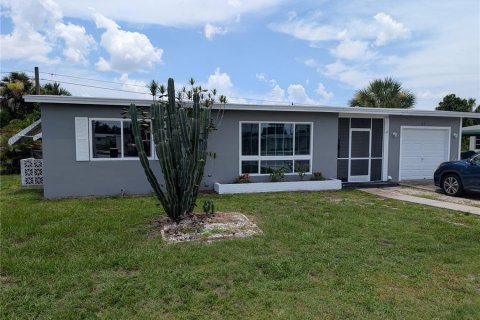 Villa ou maison à vendre à Port Charlotte, Floride: 2 chambres, 89.93 m2 № 2219514 - photo 3