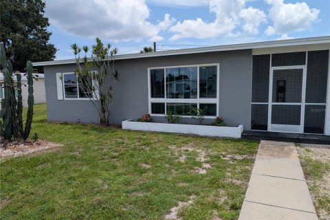 Villa ou maison à vendre à Port Charlotte, Floride: 2 chambres, 89.93 m2 № 2219514 - photo 2