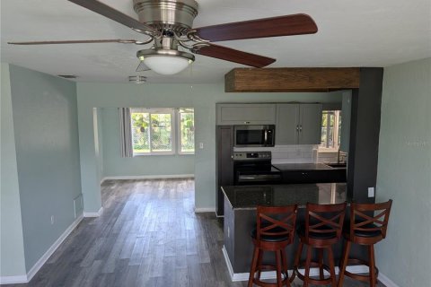 Villa ou maison à vendre à Port Charlotte, Floride: 2 chambres, 89.93 m2 № 2219514 - photo 13