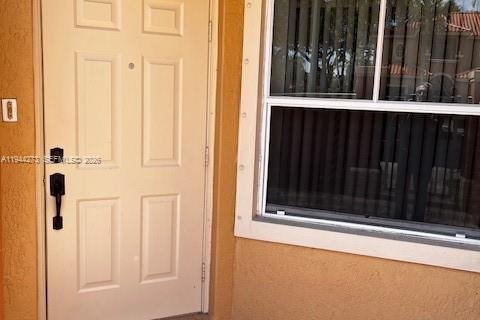 Touwnhouse à louer à Dania Beach, Floride: 2 chambres, 102.19 m2 № 2001327 - photo 8