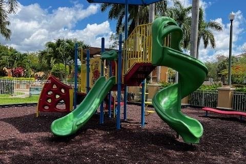 Touwnhouse à louer à Dania Beach, Floride: 2 chambres, 102.19 m2 № 2001327 - photo 28