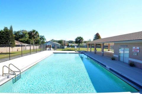 Townhouse in Winter Garden, Florida 3 bedrooms, 112.97 sq.m. № 2379011 - photo 28
