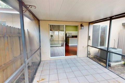 Townhouse in Winter Garden, Florida 3 bedrooms, 112.97 sq.m. № 2379011 - photo 11