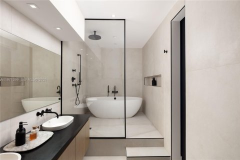 Condominio en venta en Miami Beach, Florida, 2 dormitorios, 189.33 m2 № 2032774 - foto 18