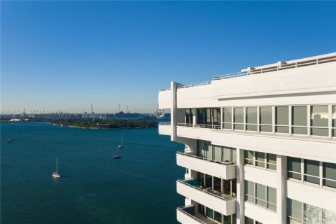 Condominio en venta en Miami Beach, Florida, 2 dormitorios, 189.33 m2 № 2032774 - foto 2