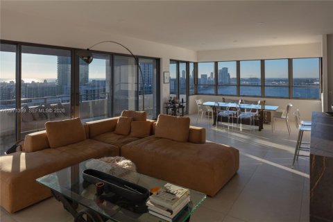 Condominio en venta en Miami Beach, Florida, 2 dormitorios, 189.33 m2 № 2032774 - foto 6