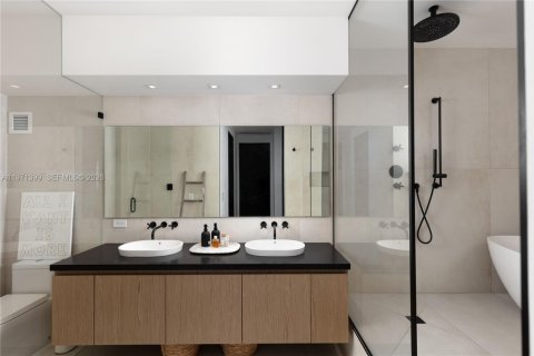Condominio en venta en Miami Beach, Florida, 2 dormitorios, 189.33 m2 № 2032774 - foto 19