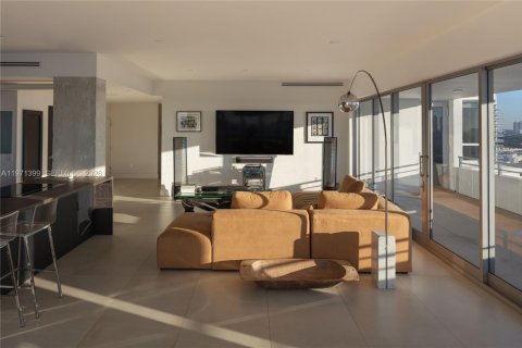 Condominio en venta en Miami Beach, Florida, 2 dormitorios, 189.33 m2 № 2032774 - foto 7