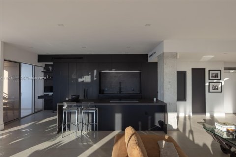 Condominio en venta en Miami Beach, Florida, 2 dormitorios, 189.33 m2 № 2032774 - foto 12