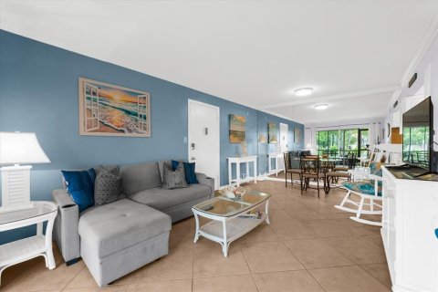 Condo in Sarasota, Florida, 1 bedroom  № 1767002 - photo 15