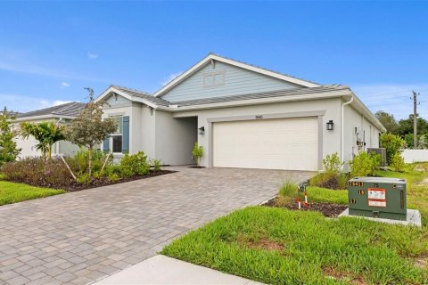 House in Englewood, Florida 2 bedrooms, 180.51 sq.m. № 2200608 - photo 2