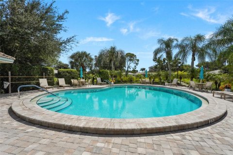 Townhouse in Sarasota, Florida 2 bedrooms, 120.87 sq.m. № 2379577 - photo 12