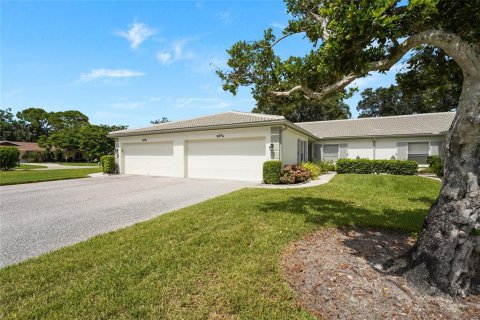 Townhouse in Sarasota, Florida 2 bedrooms, 120.87 sq.m. № 2379577
