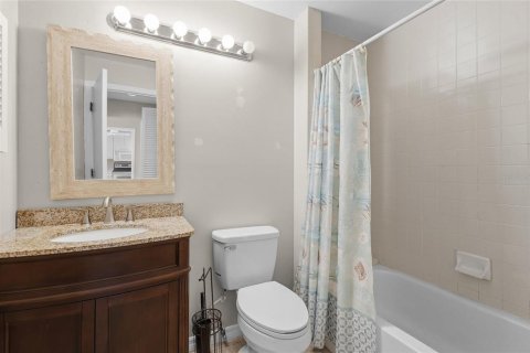 Townhouse in Sarasota, Florida 2 bedrooms, 120.87 sq.m. № 2379577 - photo 26