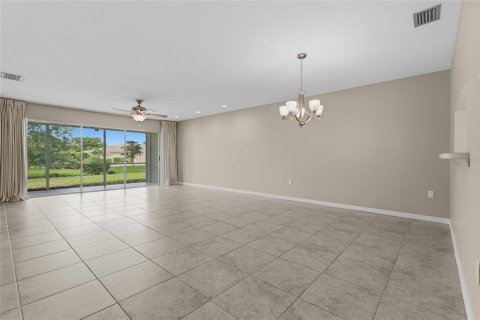 Townhouse in Sarasota, Florida 2 bedrooms, 120.87 sq.m. № 2379577 - photo 4