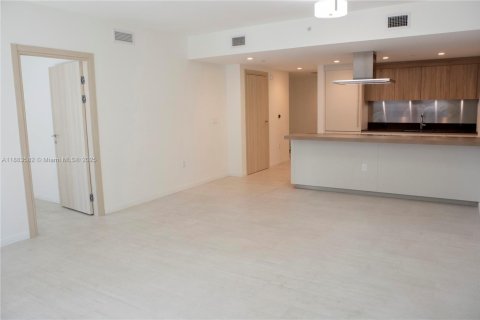 Condo in Miami, Florida, 1 bedroom  № 1929813 - photo 3