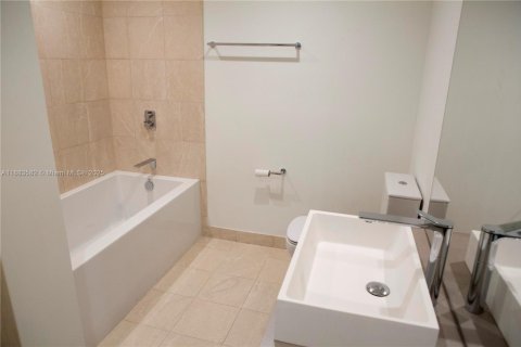 Condo in Miami, Florida, 1 bedroom  № 1929813 - photo 10