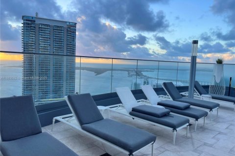Condo in Miami, Florida, 1 bedroom  № 1929813 - photo 1
