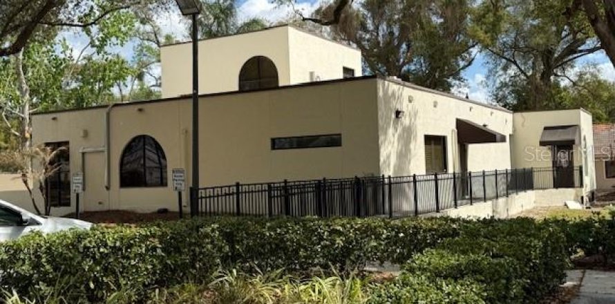 Propiedad comercial en Altamonte Springs, Florida 536.51 m2 № 2167723